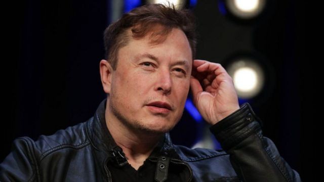 O investidor que processa Elon Musk por defesa de criptomoeda que desabou