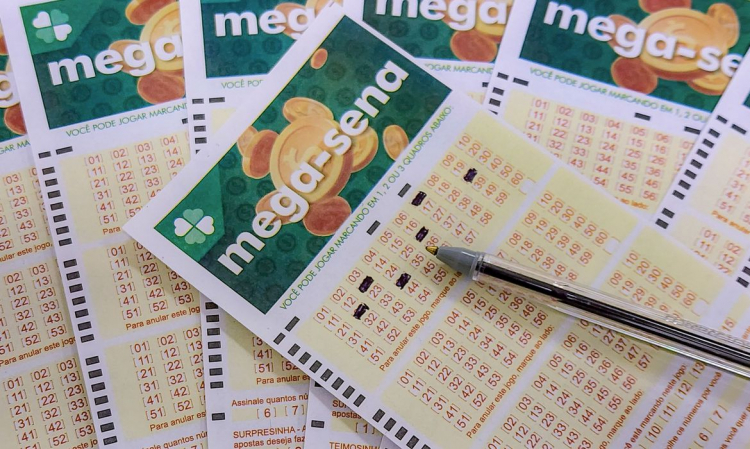 Mega-Sena: confira as dezenas sorteadas do concurso 2.715